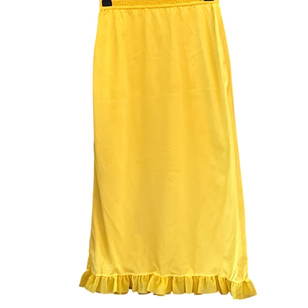 Vintage Her Majesty Hand Dyed Half Slip Ruffle Lace Cottagecore Retro Yellow
